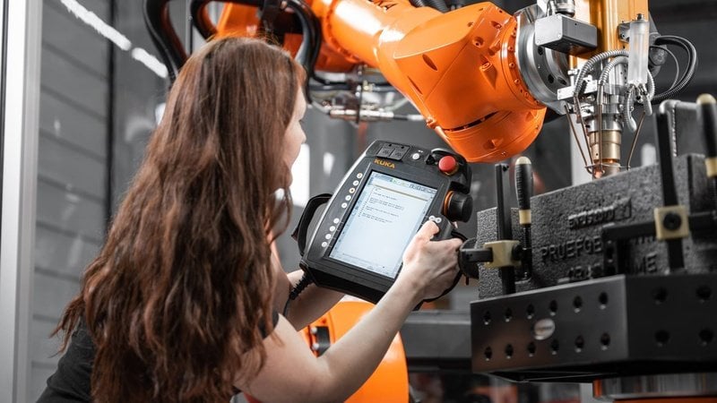 USERTECH É O NOVO SOFTWARE DA KUKA QUE FACILITA A INTERAÇÃO ENTRE HOMEM E ROBÔ